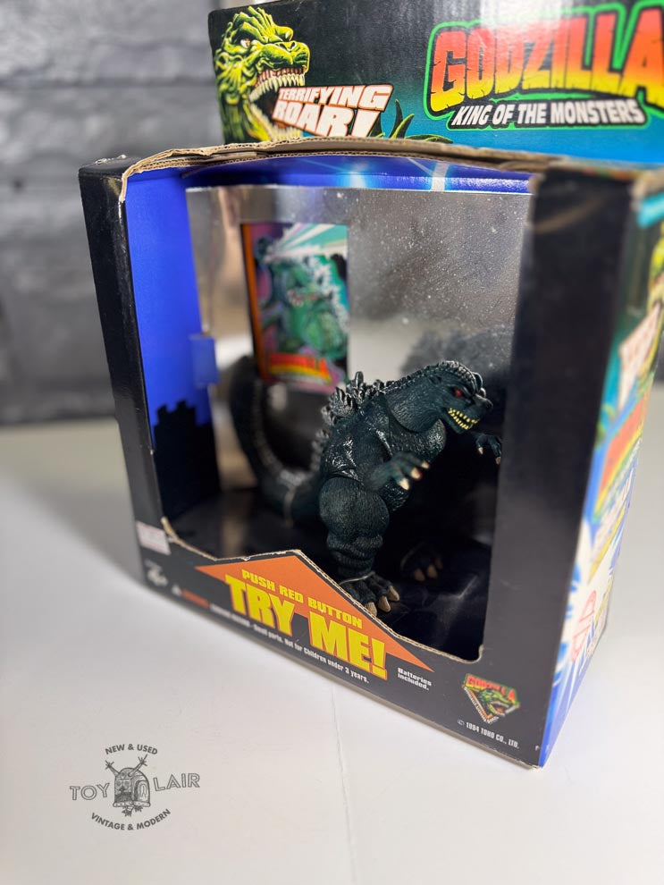 TRENDMASTERS Godzilla King of the Monsters Vintage Terrifying Roar Action Figure with Trading Card