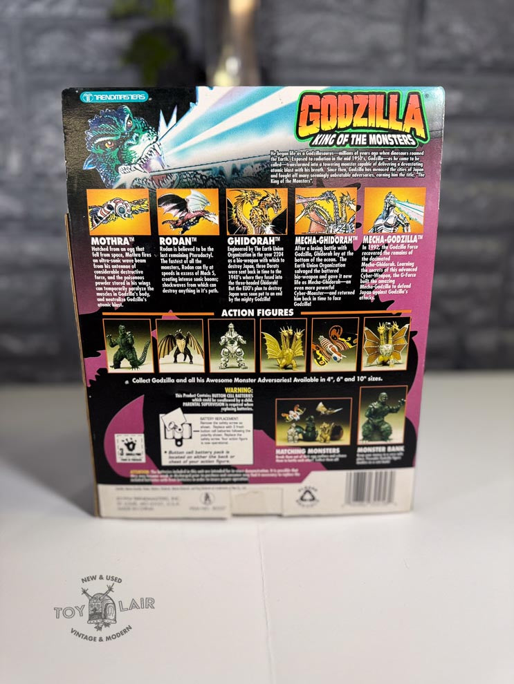 TRENDMASTERS Godzilla King of the Monsters Vintage Terrifying Roar Action Figure with Trading Card