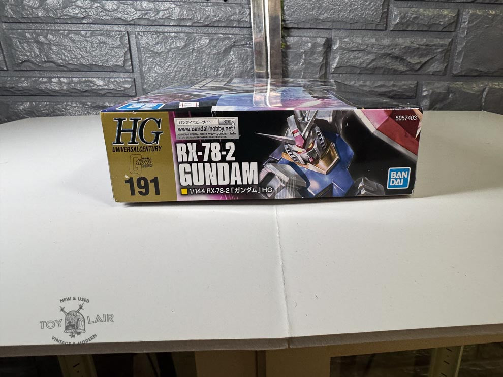 BANDAI HGUC Gundam RX-78-2 1/144 SCALE MODEL E.F.S.F Prototype Close-Combat Mobile Suit
