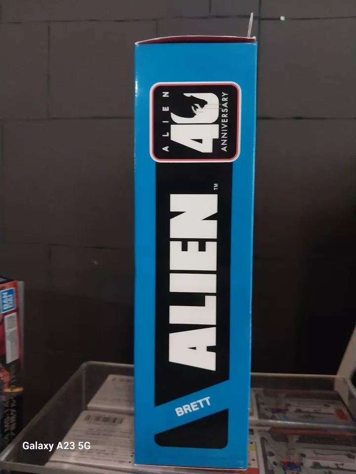 NECA Alien 7 inch Action Figure *read*