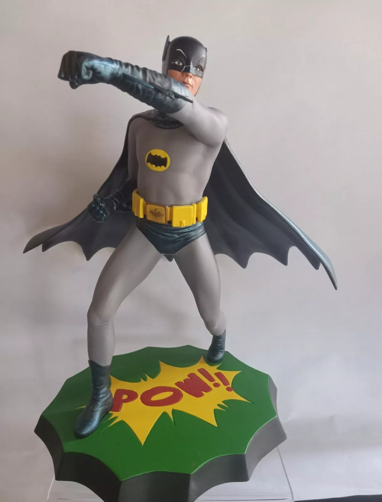Batman Resin Statue Premier Collection 1966 Clayburn Moore numbered 0261/1966