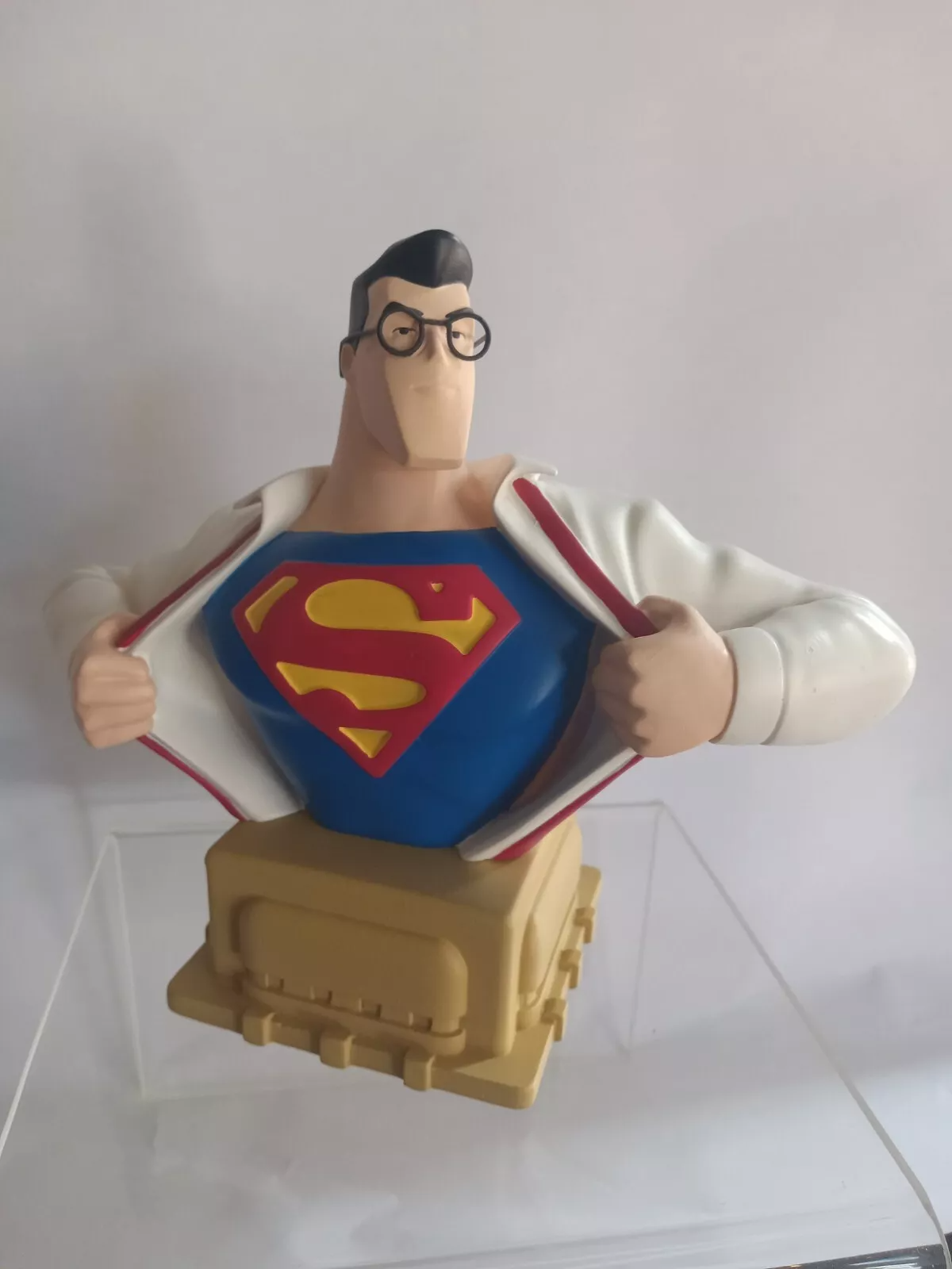 Diamond Select SDCC 2016 International Exclusive Clark Kent Bust Number 0151/1600