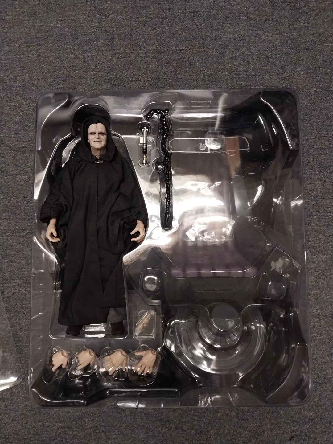 Hot Toys MMS468 Star Wars Emperor Palpatine Deluxe Version Action Figure