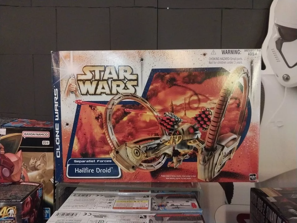 Star Wars Clone Wars 2002 Hailfire Droid Toy Unopened