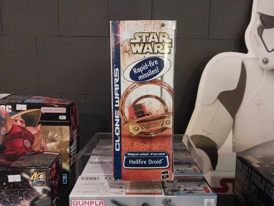 Star Wars Clone Wars 2002 Hailfire Droid Toy Unopened