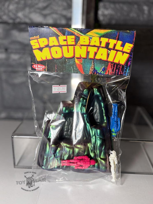 DIY Space Battle Mountain Playset by Ti Nee Toys
