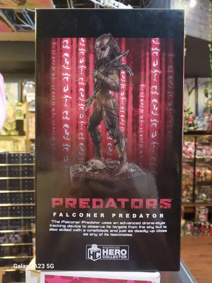Predator Lair Hero Collector Falconer Predator Statue – Toy Lair